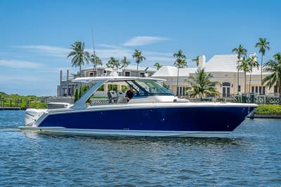 BOATZON | Tiara Yachts 38 LS 2021