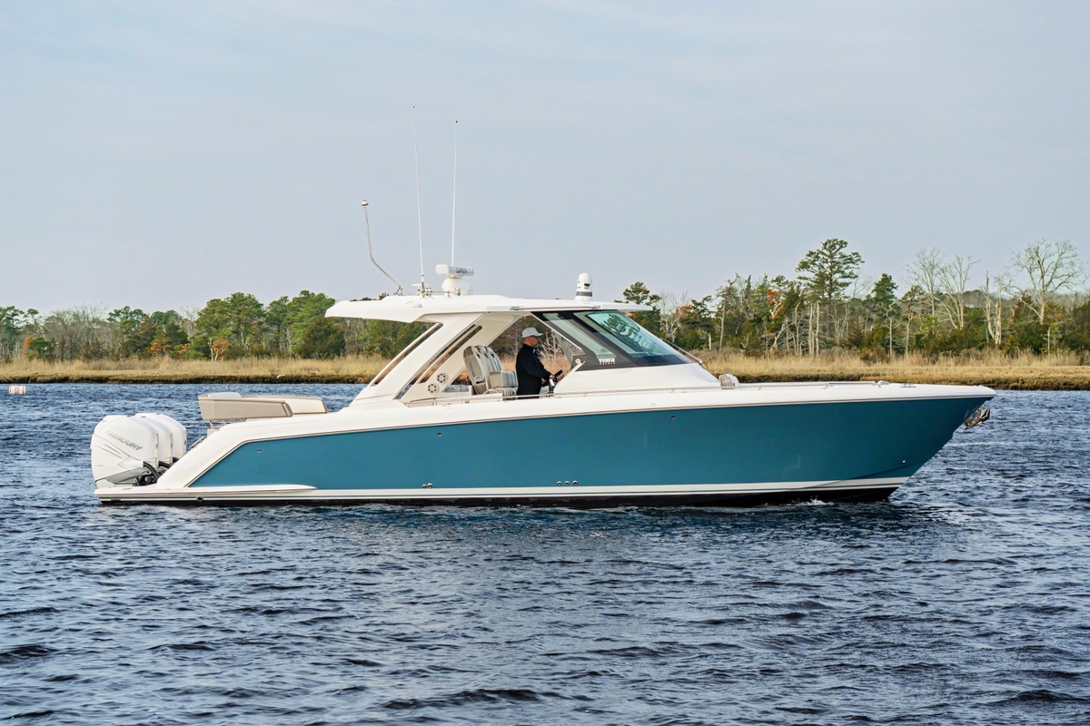 2022 Tiara Yachts 38 LS - Sold Boat
