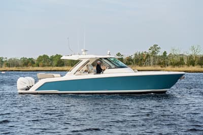 BOATZON | Tiara Yachts 38 LS 2022