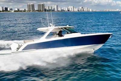 BOATZON | Tiara Yachts 38 LS 2023