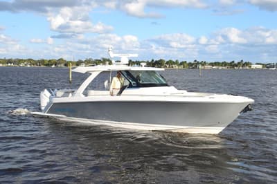 BOATZON | Tiara Yachts 38 LS 2024 BOATZON | Tiara Yachts 38 LS 2024