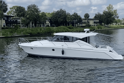 BOATZON | Tiara Yachts 39 COUPE 2019