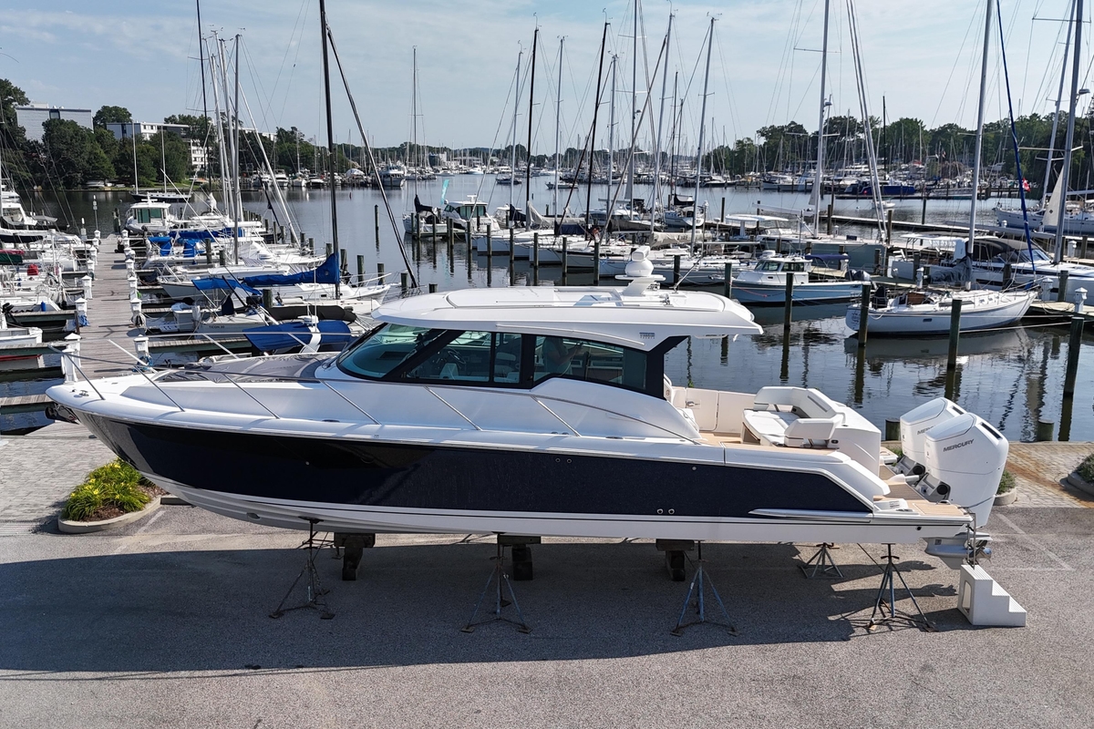 2026 Tiara Yachts 43 LE - Sold Boat