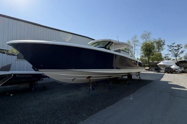 2022 Tiara Yachts 43 LS - Sold Boat