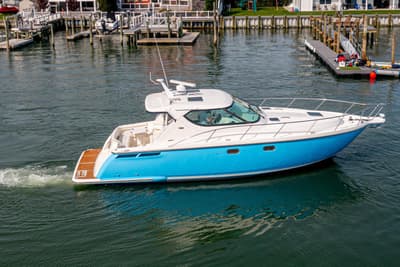 BOATZON | Tiara Yachts 4300 Sovran 2006
