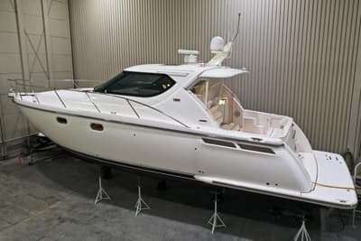 BOATZON | Tiara Yachts 4300 Sovran 2007