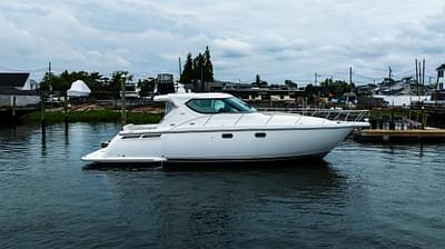 BOATZON | Tiara Yachts 4300 Sovran 2007