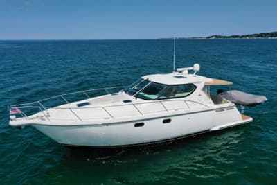 BOATZON | Tiara Yachts 4300 Sovran 2008