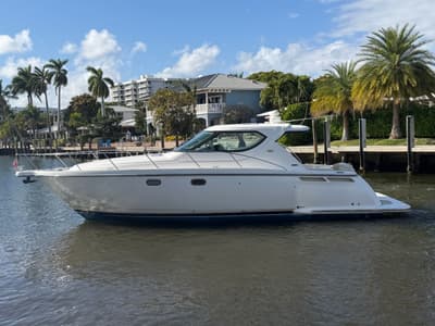 BOATZON | Tiara Yachts 4300 Sovran 2008