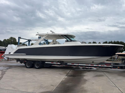 BOATZON | Tiara Yachts 43LS 2022