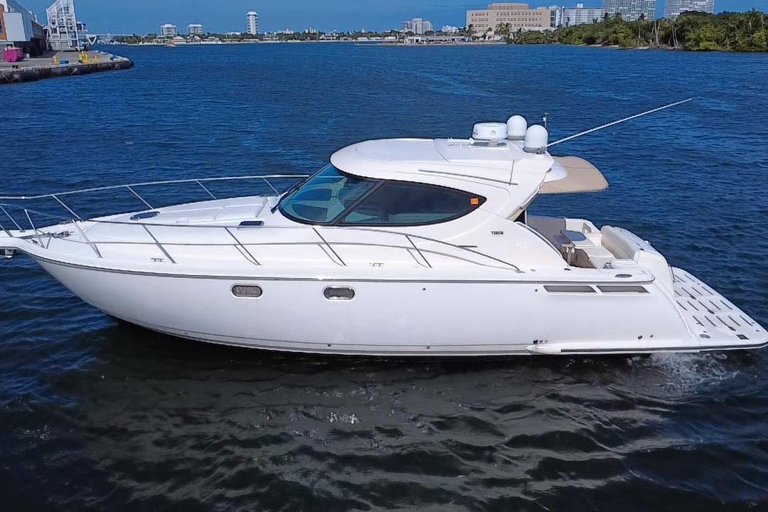 2011 Tiara Yachts 4500 Sovran - Sold Boat