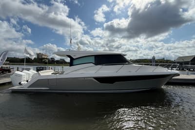BOATZON | Tiara Yachts 48 LE 2024
