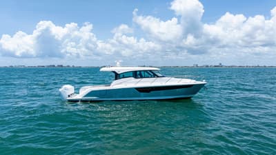 BOATZON | Tiara Yachts 48 LE 2025