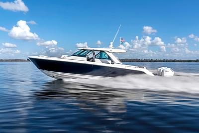 BOATZON | Tiara Yachts 48 LS 2025