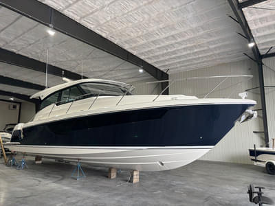 BOATZON | Tiara Yachts 48LE 2025