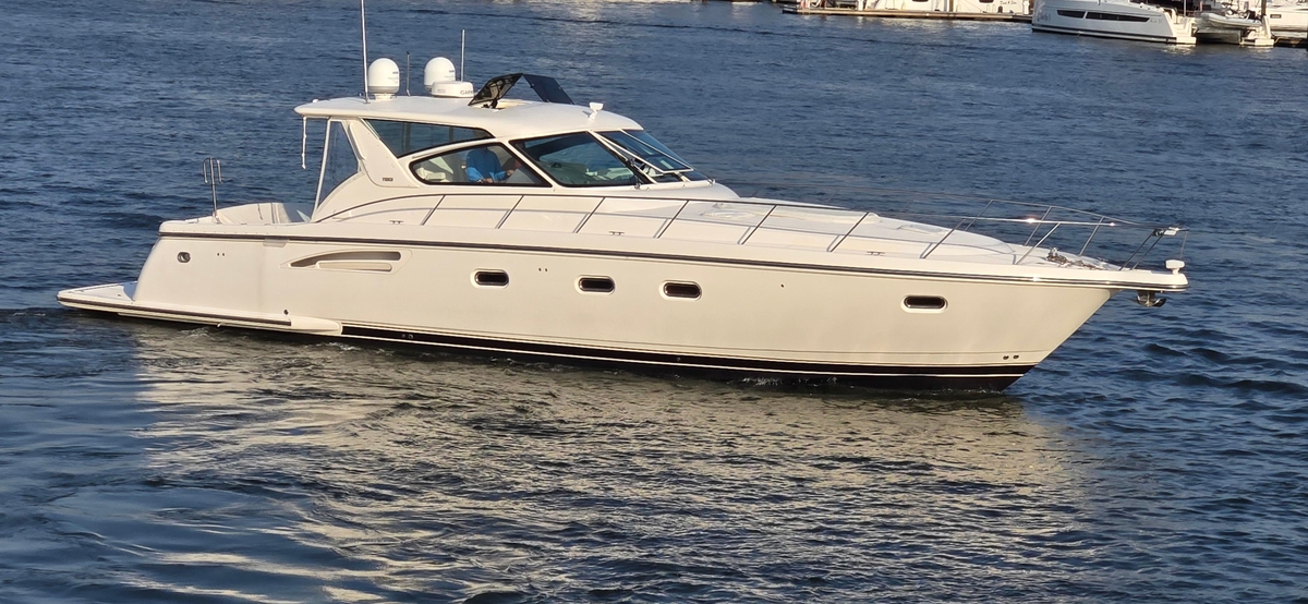 2004 Tiara Yachts 5200 Express - Sold Boat