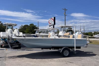 BOATZON | Tidewater 1910 Bay Max 2016