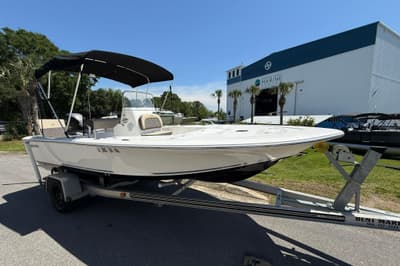 BOATZON | Tidewater 1910 Bay Max 2021