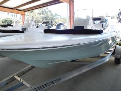 BOATZON | Tidewater 1910 Bay Max 2025