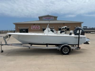 BOATZON | Tidewater 1910 Bay Max 2026