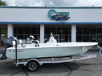 BOATZON | Tidewater 1910 Bay Max 2026