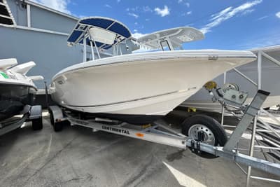 BOATZON | Tidewater 210 CC Adventure 2015
