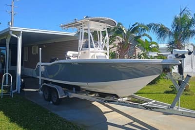 BOATZON | Tidewater 210 CC Adventure 2019