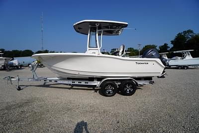 BOATZON | Tidewater 210 CC Adventure 2026 BOATZON | Tidewater 210 CC Adventure 2026