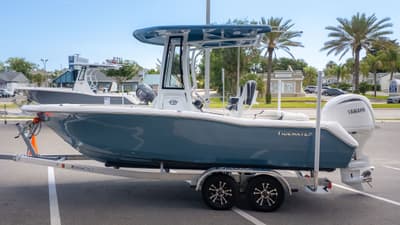 BOATZON | Tidewater 210 LXF 2027