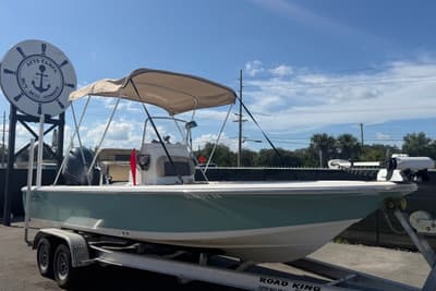 BOATZON | Tidewater 2110 Bay Max 2020