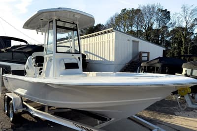 BOATZON | Tidewater 2110 Bay Max 2026