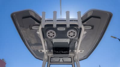 BOATZON | Tidewater 2110 Bay Max 2026