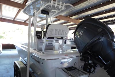 BOATZON | Tidewater 2110 Bay Max 2026 BOATZON | Tidewater 2110 Bay Max 2026