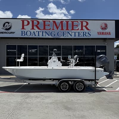 BOATZON | Tidewater 2110 Bay Max 2026