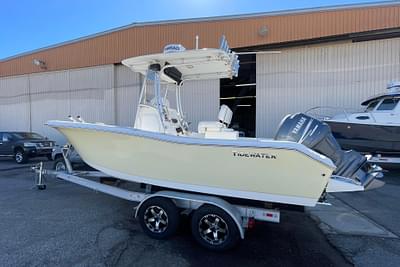 BOATZON | Tidewater 216 CC Adventure 2007