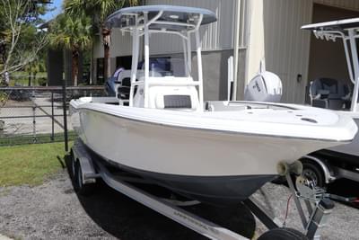 BOATZON | Tidewater 220 LXF 2024 BOATZON | Tidewater 220 LXF 2024