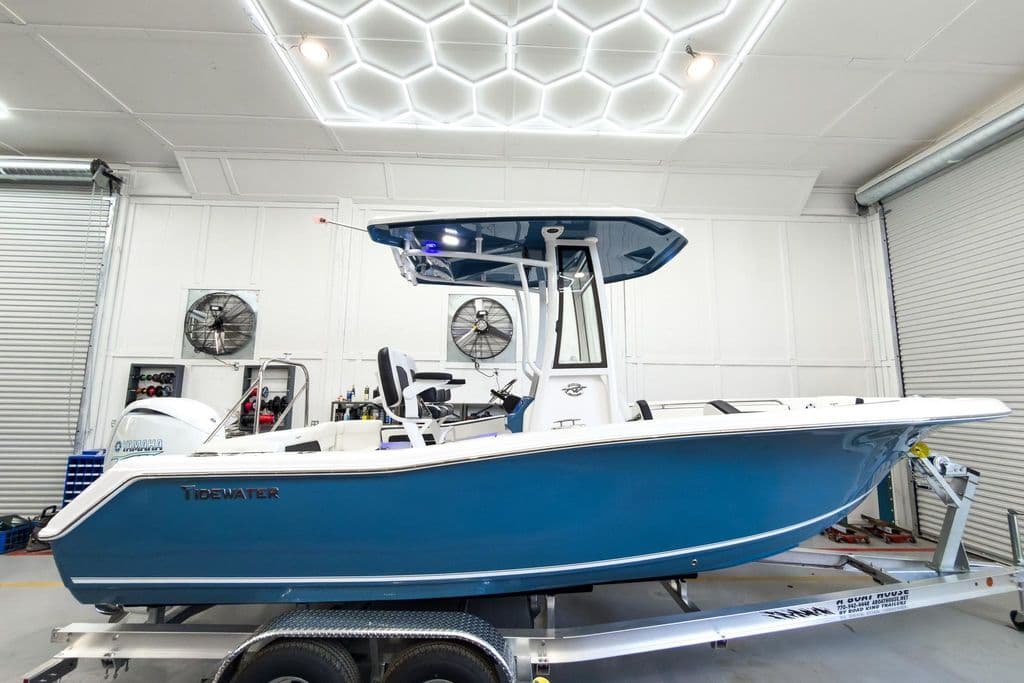 Tidewater 220 LXF 2026