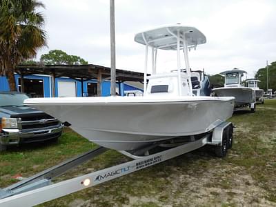 BOATZON | Tidewater 2210 Carolina Bay 2025