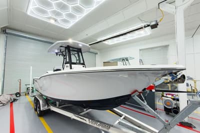 BOATZON | Tidewater 232 CC Adventure 2026