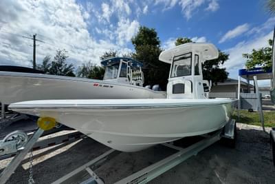 BOATZON | Tidewater 2410 Bay Max 2026