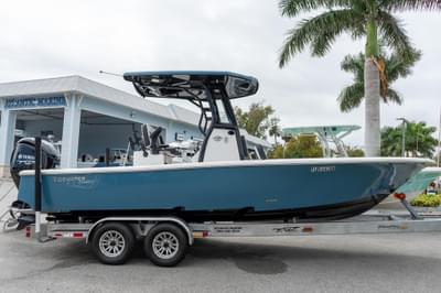 BOATZON | Tidewater 2500 Carolina Bay 2025