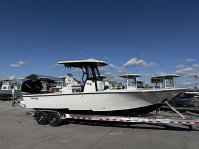 BOATZON | Tidewater 2700 Carolina Bay TWIN 300SONYX PKG 2026
