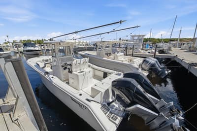 BOATZON | Tidewater 280 CC Adventure 2021