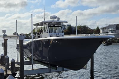 BOATZON | Tidewater 320 CC Adventure 2021
