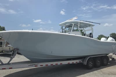 BOATZON | Tidewater 320 CC Adventure 2022