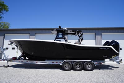 BOATZON | Tidewater 320 CC Adventure 2024