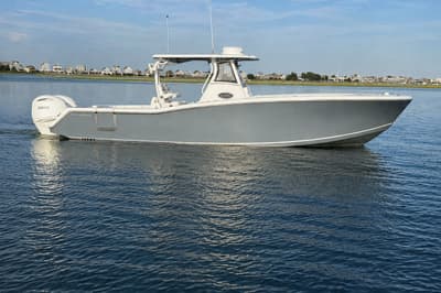 BOATZON | Tidewater 320 CC Adventure 2026