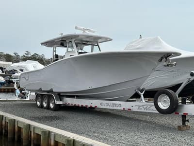BOATZON | Tidewater 380 CC Adventure 2025