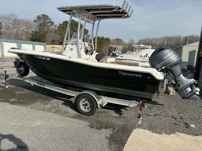 BOATZON | Tidewater Boats 198CC 2017