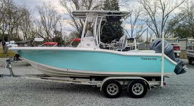 BOATZON | Tidewater Boats 210 LXF 2017